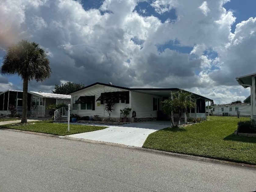 TURN KEY!!  Everything you see in pictures stays...Very nice - Beach Home for sale in Vero Beach, Florida on Beachhouse.com