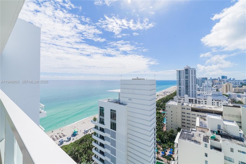 JR SUITE OVERLOOKING TO THE OCEAN AND CITY. BEST SUNSET VIEWS - Beach Condo for sale in Miami Beach, Florida on Beachhouse.com