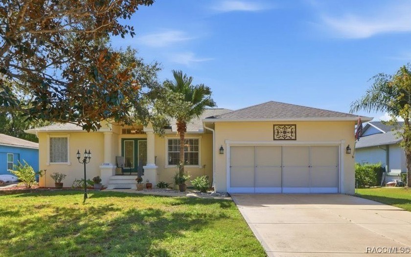What's better than living in Florida with a pool in the back - Beach Home for sale in Homosassa, Florida on Beachhouse.com