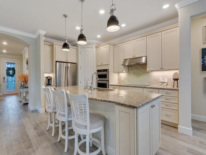 Exceptional 2BR/2BA + den/office (possible 3rd bedroom), 1,907 - Beach Home for sale in Vero Beach, Florida on Beachhouse.com