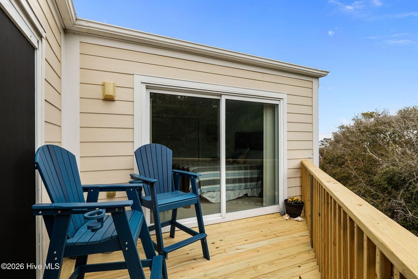 Experience the best of both worlds with this soundside condo - Beach Condo for sale in Pine Knoll Shores, North Carolina on Beachhouse.com