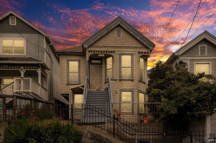 Cute Victorian Duplex in Highland Terrace neighborhood, Oakland - Beach Townhome/Townhouse for sale in Oakland, California on Beachhouse.com