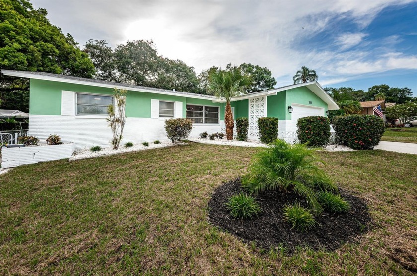 Welcome to your dream home in Clearwater, Florida, just minutes - Beach Home for sale in Clearwater, Florida on Beachhouse.com