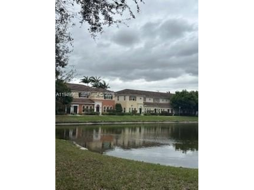 Beautiful townhouse in a desirable Miramar community. Bright - Beach Townhome/Townhouse for sale in Miramar, Florida on Beachhouse.com