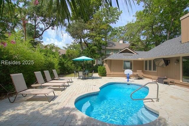 Desirable turn-key home on the beach path, just steps from the - Beach Home for sale in Hilton Head Island, South Carolina on Beachhouse.com