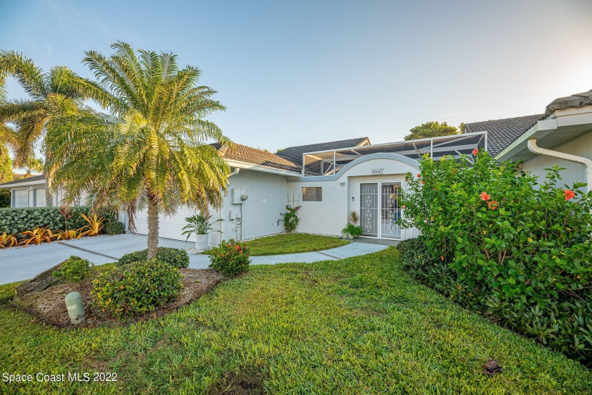 As you enter this graciously appointed townhome, you are - Beach Townhome/Townhouse for sale in Melbourne Beach, Florida on Beachhouse.com