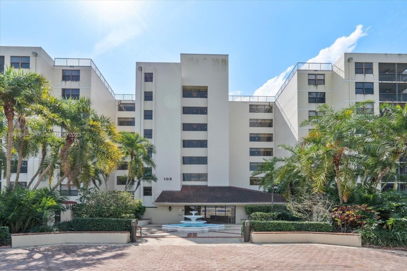 Stunning modern & spacious 2/2 corner unit in gated community of - Beach Condo for sale in Oakland Park, Florida on Beachhouse.com