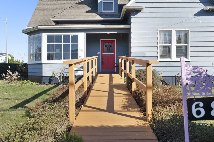 Crescent City 1905 Victorian with 5 bedrooms  3 bathrooms - Beach Home for sale in Crescent City, California on Beachhouse.com