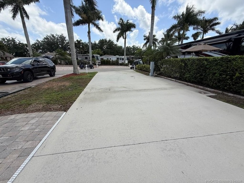 This prime pull-in lot offers breathtaking golf course and water - Beach Lot for sale in Port Saint Lucie, Florida on Beachhouse.com