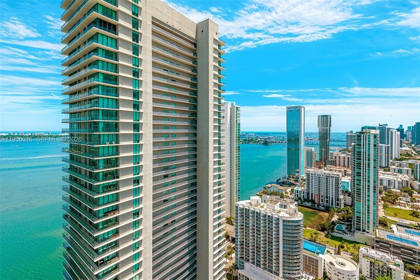 Live on top of the world! Penthouse unit with spectacular water- - Beach Condo for sale in Miami, Florida on Beachhouse.com