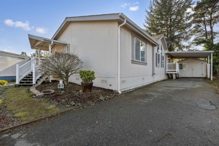 Located in Pacific Terrace Manor, this spacious 3-bedroom - Beach Home for sale in Crescent City, California on Beachhouse.com