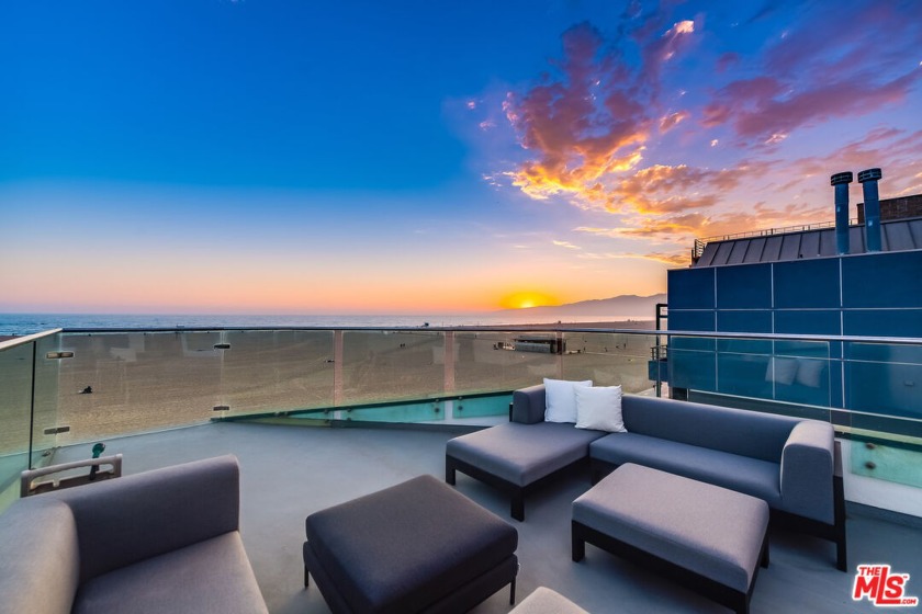 One-of-a-kind beachfront home, with sweeping views and endless - Beach Home for sale in Santa Monica, California on Beachhouse.com
