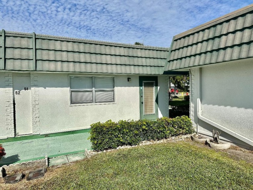 Charming one-bedroom, one-story home near a golf course. Fully - Beach Condo for sale in Delray Beach, Florida on Beachhouse.com