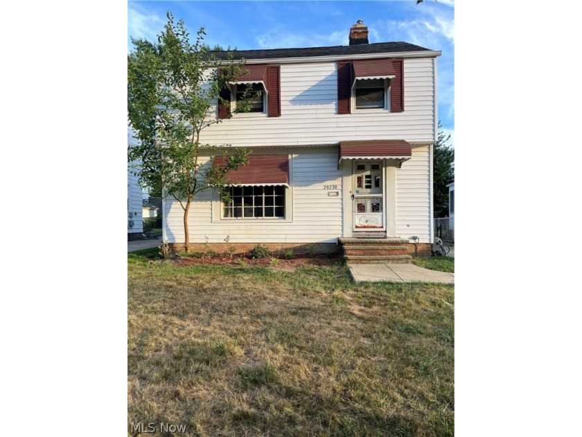 Welcome to this classic colonial, awaiting your personal touch - Beach Home for sale in Euclid, Ohio on Beachhouse.com