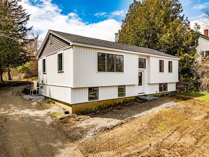 Completely renovated, raised ranch with thoughtful design and - Beach Home for sale in Belfast, Maine on Beachhouse.com