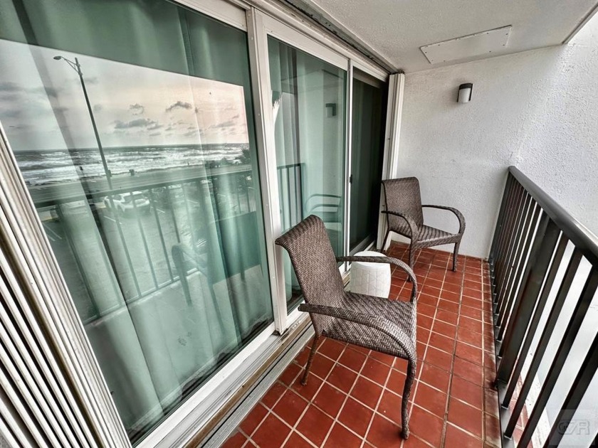 This beautiful condo is perfect for a primary or second home or - Beach Condo for sale in Galveston, Texas on Beachhouse.com