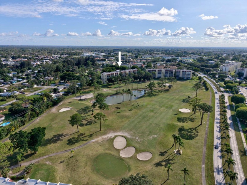 Tastefully updated 2 Bed / 2 Bath condo on the 4th floor - Beach Condo for sale in Lake Worth, Florida on Beachhouse.com