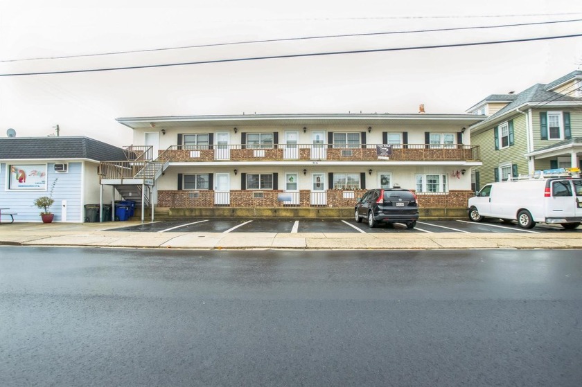 Check out this charming Extra Large 1-Bedroom 1 Bath Condo in - Beach Condo for sale in Wildwood Crest, New Jersey on Beachhouse.com