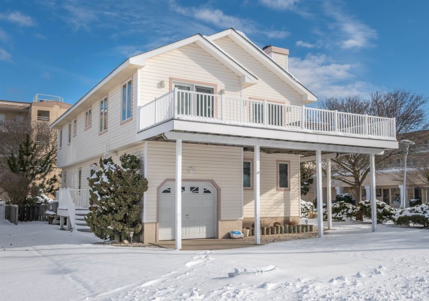 Just a block from the beach, this meticulously maintained - Beach Home for sale in Avalon, New Jersey on Beachhouse.com