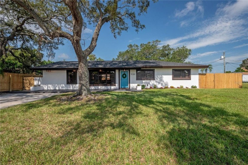 Welcome to your new home right here in Clearwater! This 1,738 sq - Beach Home for sale in Largo, Florida on Beachhouse.com