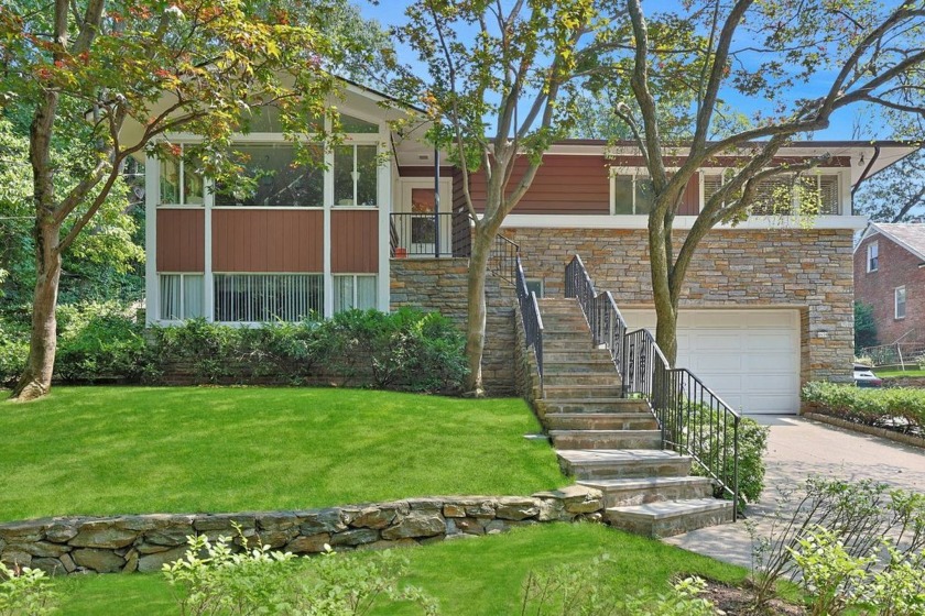 Bright & Stylish 4-Bd. Midcentury-Modern House Overlooking an - Beach Home for sale in Bronx, New York on Beachhouse.com