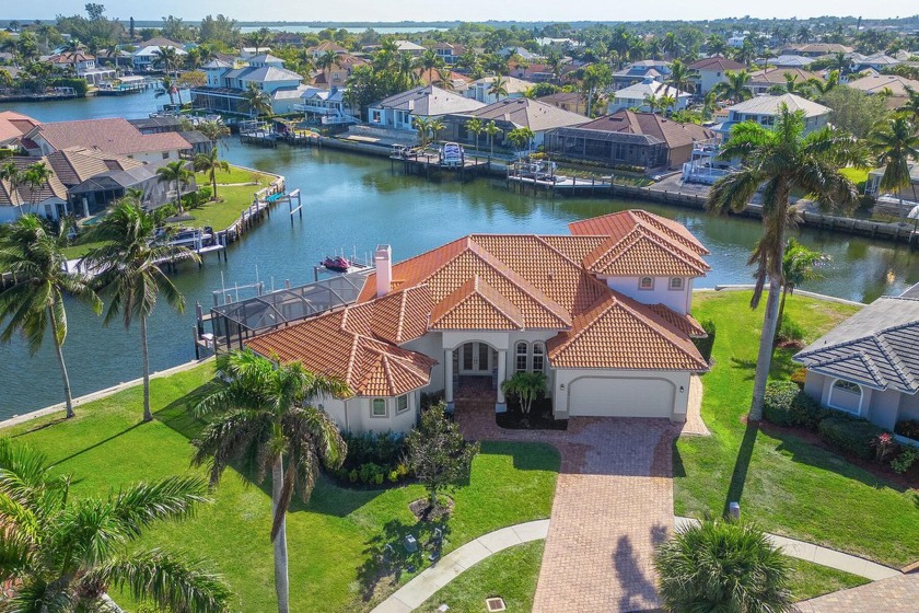 Beautiful southeastern, tip-lot location with over 160' of - Beach Home for sale in Marco Island, Florida on Beachhouse.com