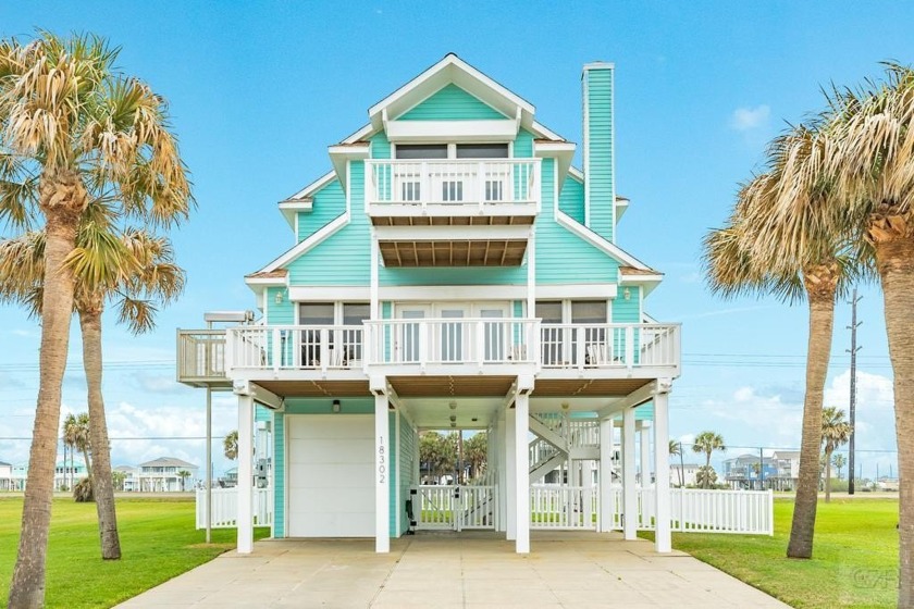 Well maintained 3-bed, 2.5-bath home offers stunning Gulf views - Beach Home for sale in Galveston, Texas on Beachhouse.com