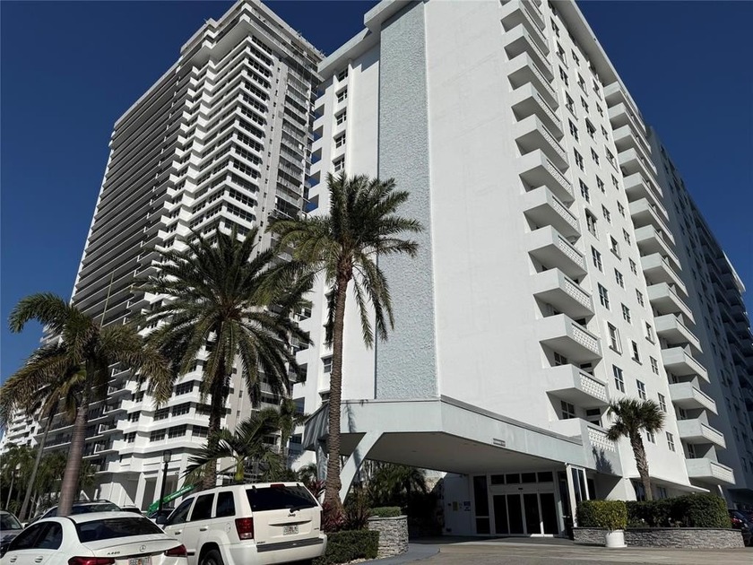 ***** ENJOY THIS 1 BEDROOM 1 BATH BREATHTAKING NE OCEAN VIEW - Beach Condo for sale in Fort Lauderdale, Florida on Beachhouse.com