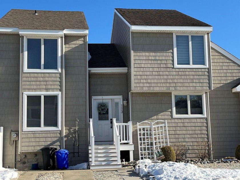 This Austin Avenue Gem is Ideally Located in Diamond Beach. Just - Beach Townhome/Townhouse for sale in Lower Township, New Jersey on Beachhouse.com