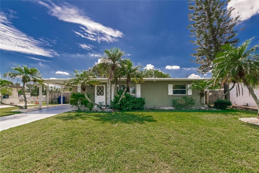 Under contract-accepting backup offers. Welcome to your home in - Beach Home for sale in Apollo Beach, Florida on Beachhouse.com