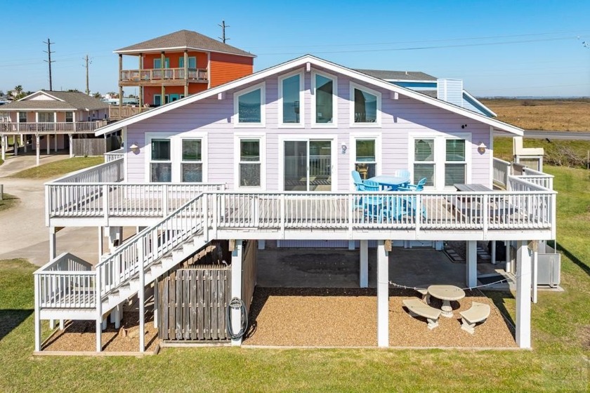This charming two-bedroom, two-bath beach house offers stunning - Beach Home for sale in Galveston, Texas on Beachhouse.com