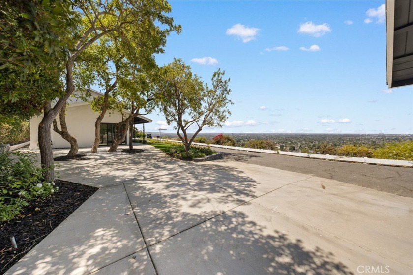 Panoramic Heights Estate, Luxury Living with Ocean  City Views - Beach Home for sale in Santa Ana, California on Beachhouse.com