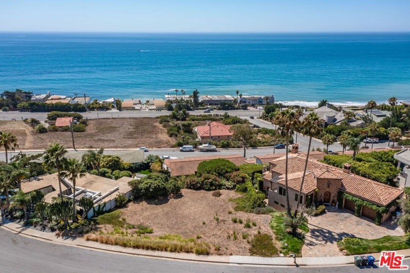 Embrace the unparalleled coastal lifestyle, where the pristine - Beach Lot for sale in Malibu, California on Beachhouse.com