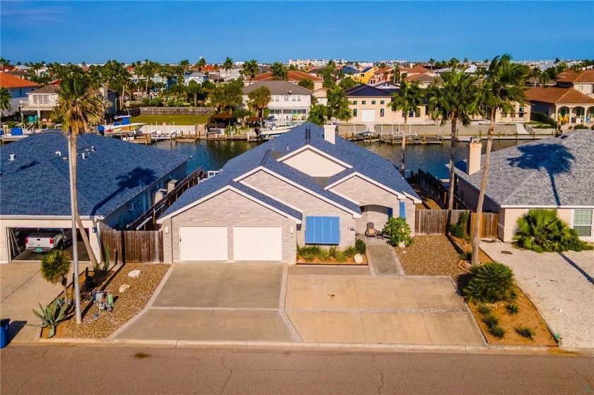 Welcome to CANAL FRONT living in Port Aransas! Enjoy this - Beach Home for sale in Port Aransas, Texas on Beachhouse.com