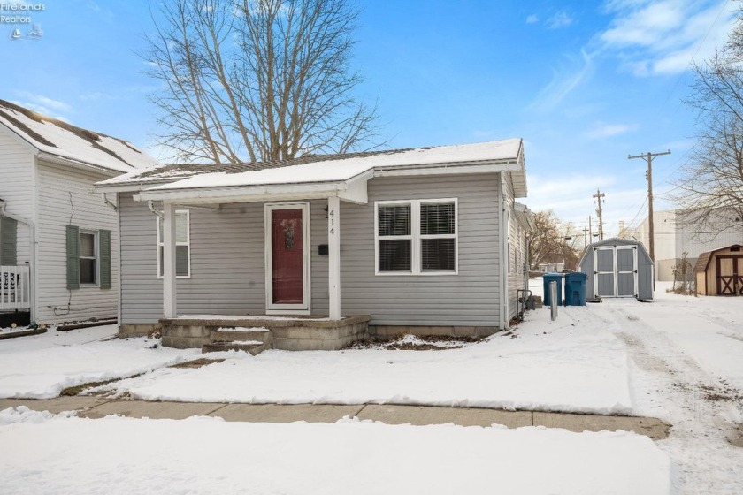 Charming Renovated Home in Port Clinton - Move-In Ready!This - Beach Home for sale in Port Clinton, Ohio on Beachhouse.com