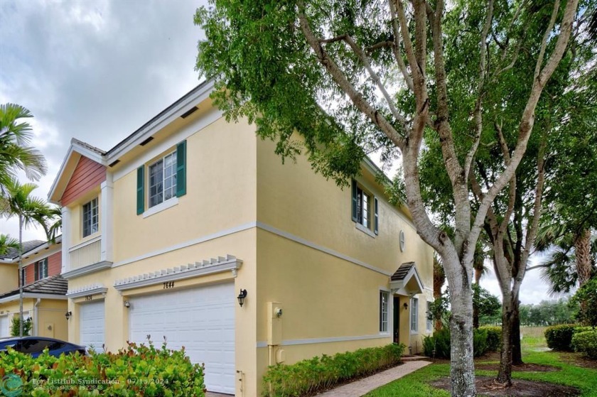 Rarely available townhome with freshly painted interior - Beach Townhome/Townhouse for sale in Davie, Florida on Beachhouse.com