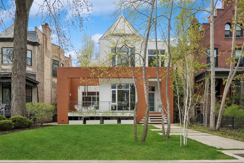 Architectural and completely customized, 4152 N. Greenview Ave - Beach Home for sale in Chicago, Illinois on Beachhouse.com