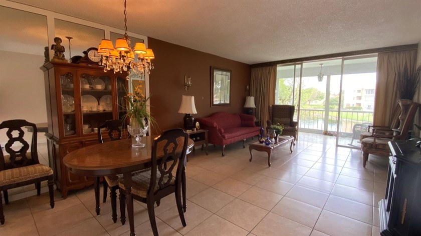 Bright & spacious 2Bedroom 2Bath condo in the 55+ Bermuda Club - Beach Condo for sale in Tamarac, Florida on Beachhouse.com