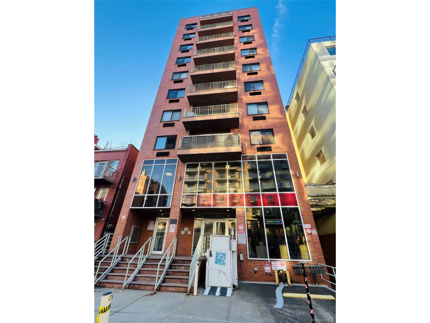 Location! Location! Location! Welcome to this well-maintained - Beach Condo for sale in Flushing, New York on Beachhouse.com