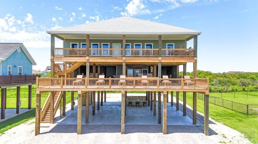 Waterviews for MILES!! Luxurious 2.400 sq. ft. retreat sleeps - Beach Home for sale in Crystal Beach, Texas on Beachhouse.com