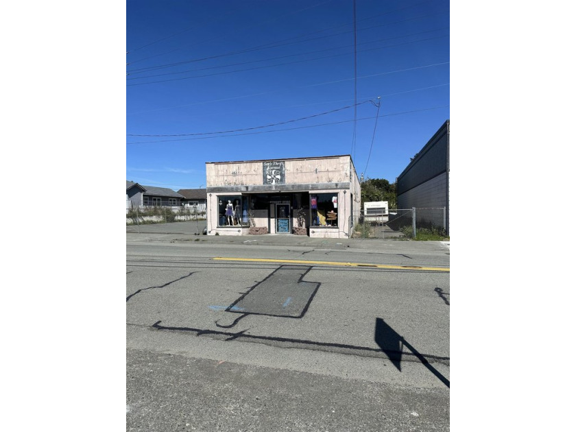This building is in a great location, just off of one of the - Beach Commercial for sale in Crescent City, California on Beachhouse.com