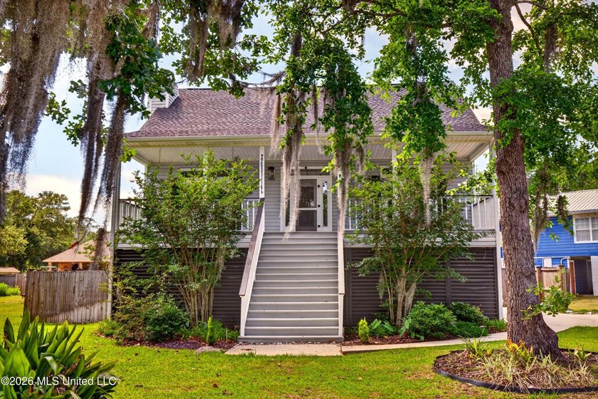 Welcome to this beautiful Biloxi home located in a well-kept - Beach Home for sale in Biloxi, Mississippi on Beachhouse.com