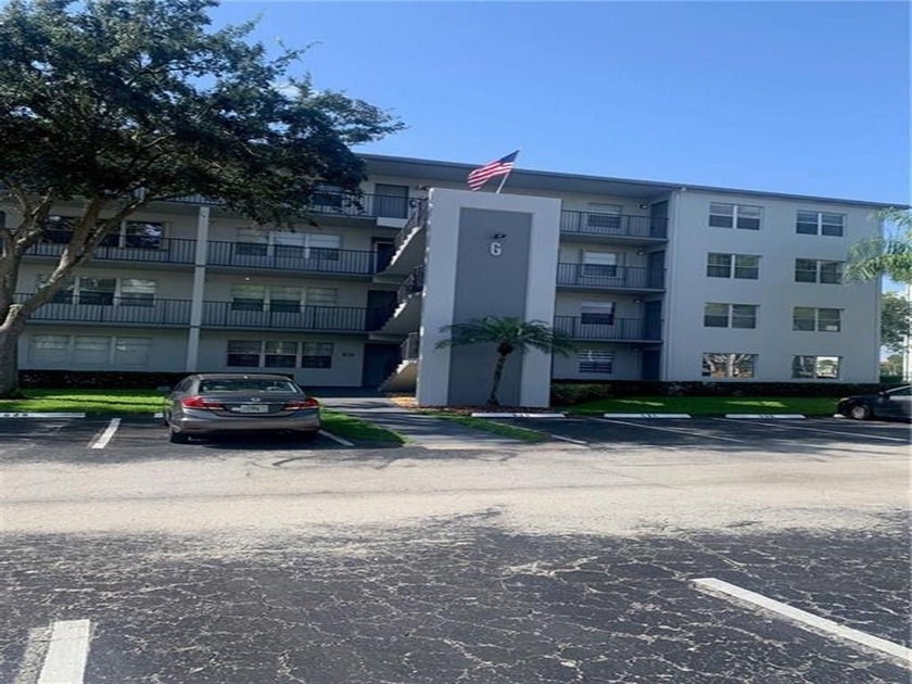 Beautiful corner unit featuring 2 bedrooms and 2 bathrooms with - Beach Condo for sale in Pembroke Pines, Florida on Beachhouse.com