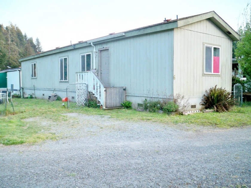 This two-bedroom, two-bathroom manufactured home is just what - Beach Home for sale in Klamath, California on Beachhouse.com
