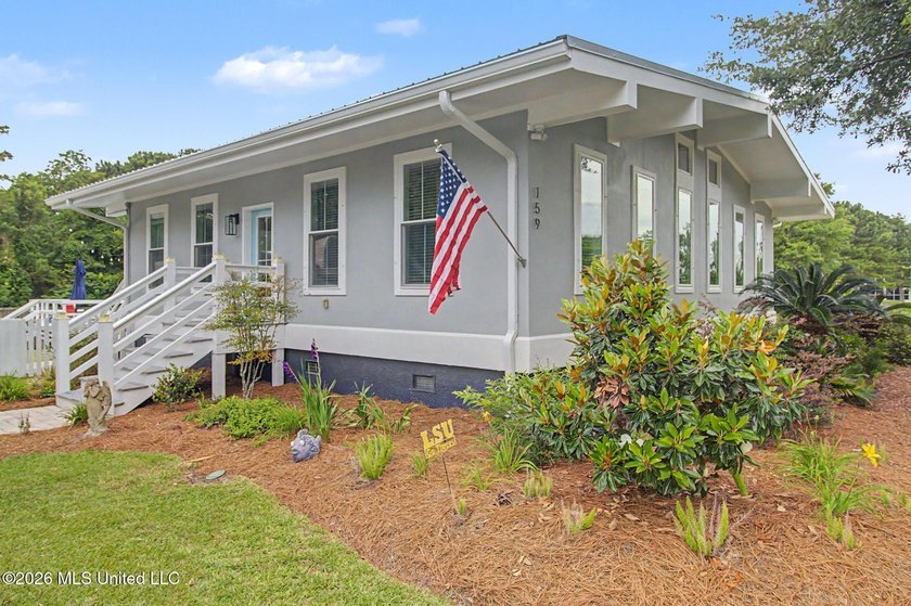 ! Located just a short distance from the beach in Waveland, this - Beach Home for sale in Waveland, Mississippi on Beachhouse.com