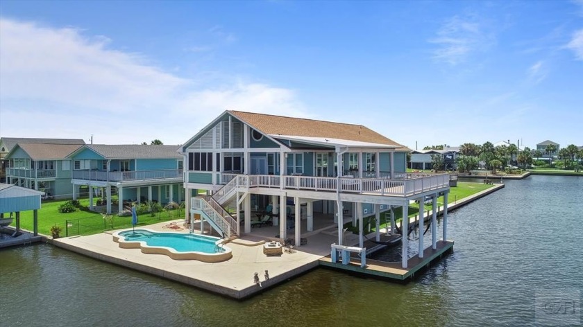 Waterfront Coastal Retreat home. Location is the next best thing - Beach Home for sale in Galveston, Texas on Beachhouse.com