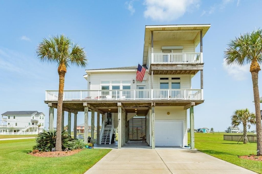 GORGEOUS 4-bedroom home on a large corner lot in popular Indian - Beach Home for sale in Galveston, Texas on Beachhouse.com