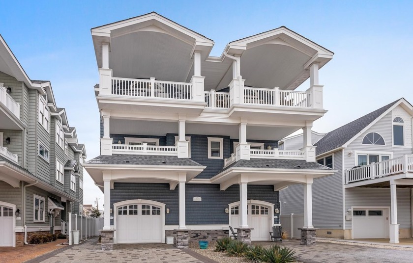 Like New Beach Block Townhouse with Ocean Views - Just Steps to - Beach Townhome/Townhouse for sale in Sea Isle City, New Jersey on Beachhouse.com
