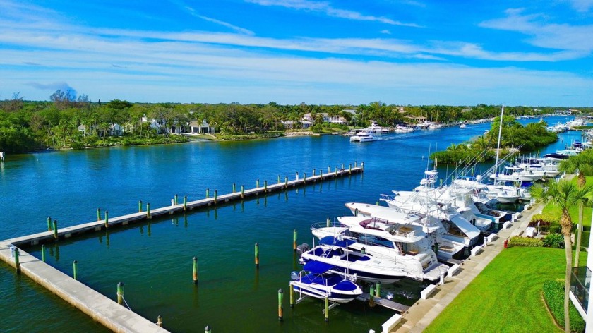 Hidden gem! Unique and private 3 bedroom 2.5 bath corner unit - Beach Condo for sale in Juno Beach, Florida on Beachhouse.com