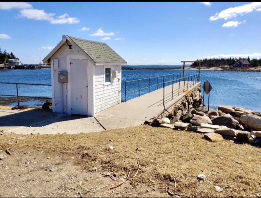 Wonderful building lot in Newagen Colony. Dock access, heated - Beach Lot for sale in Southport, Maine on Beachhouse.com